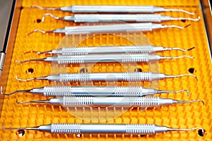 Dental instruments, universal curettes