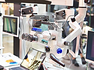 Dental surgical microscope