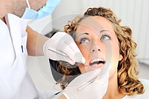 Dentist's teeth checkup