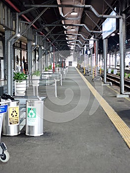 The departure hall of tha tayang  Semarang transaksi station