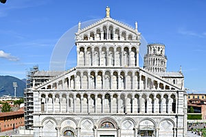 Der Dom Santa Maria Assunta beim schiefe Turm von Pisa