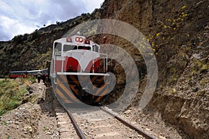 derailment Train called-macho-historical train unites cities Huancayo -Huancavelica in They say it leaves and arrives when it