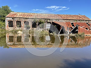 Derelict building on River Yar