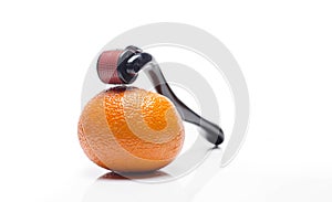 Dermaroller tool for medical cosmetic procedure