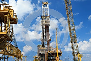 Derrick of Tender Drilling Oil Rig (Barge Oil Rig)