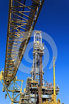 Derrick of Tender Drilling Oil Rig (Barge Oil Rig)