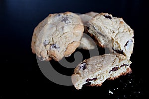 Des biscuits aux pÃÂ©pites de chocolat dÃÂ©licieux photo