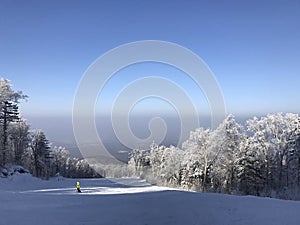 The descent from the mountain in winter