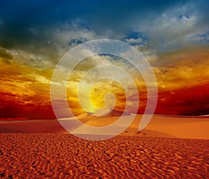 Desert sunset img