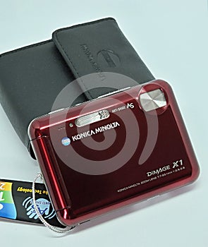 Modern Minolta Dimage X1 digital compact camera