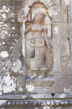Design of graven image on pillar photo