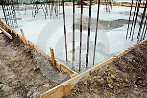 Design of reinforced concrete foundations. Made from steel reinforced concrete and the mold made from timber.