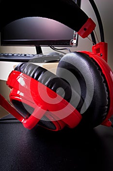 Desktop computer headphones