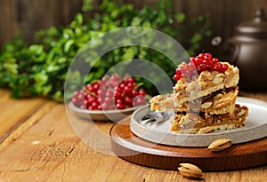 dessert cake pie with berries