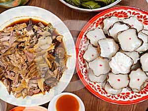 Dessert name is khanom kheng In the auspiciousness of Thai people of Chinese descent in Thailand,Put on the tray color red white