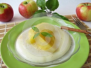 Dessert with stewed apples
