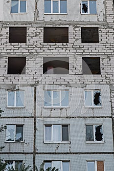 a destroyed house in the city of Kharkiv is being rebuilt after hostilities