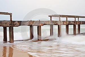 Destruction of bridge from sea wave
