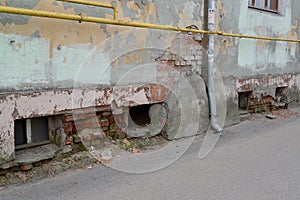 Destruction of a socle of a house