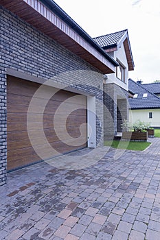 Detached house with automatic garage door