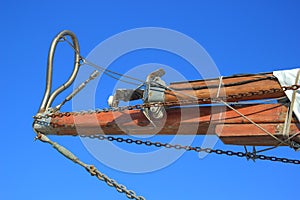 Detail mast and chains