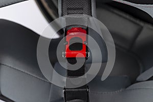 Micrometric closure system of a motorcycle helmet