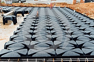 Detail of reinforced concrete screed with no-recoverable plastic formworks under construction