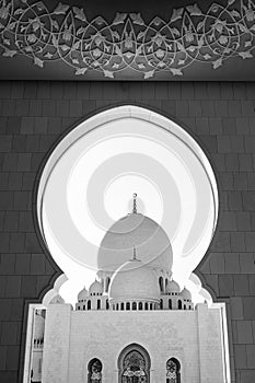 Detail of Sheikh Zayed Grand Mosque architecture. Photo in black and white. Sheikh Zayed Grand Mosque in Abu-Dhabi