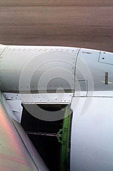 Detail of the turbine of a 737 aircraft during the flight and landing phase