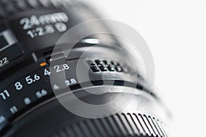 Detailed pictures of two  old focal lengths for digital SLR cameras