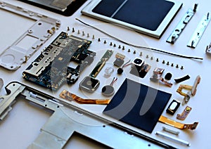 Details of the cell phone in disassembled condition