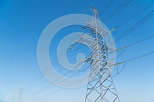 Details of high voltage electric power lines