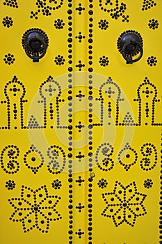 Details of yellow nail door Tunis