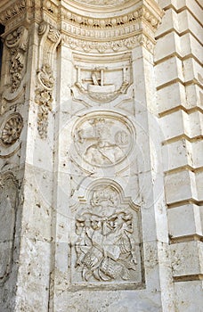 Detalles de la puerta principal de la Real FÃÂ¡brica de Tabacos de Sevilla, AndalucÃÂ­a, EspaÃÂ±a. photo