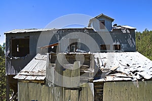 Deteriorating mine structure building