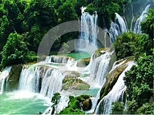 Detian Waterfall is located in the southwest mountainous area of Ã¢â¬â¹Ã¢â¬â¹Guangxi Zhuang Autonomous Region, near Daxin County in the photo
