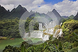 Detian Waterfalls in China, also known as Ban Gioc in Vietnam photo