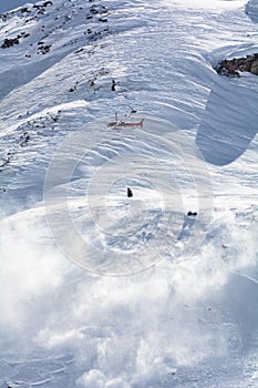 Detonating bell for avalanches prevention