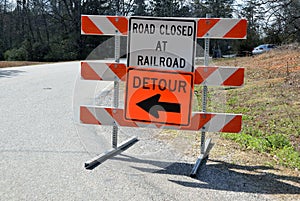 Detour sign on American road