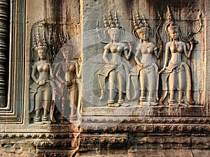 Devi dancers
