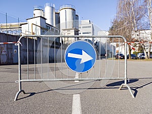 Deviation arrow on a road barricade