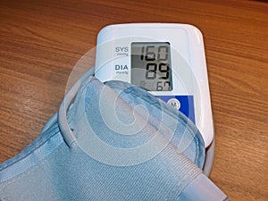 Device for measuring blood pressure. Before the daily pressure check. The data obtained show the state of health.