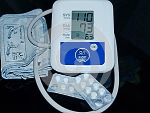 Device for measuring blood pressure. Before the daily pressure check. The data obtained show the state of health.