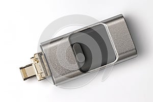device for transferring data from iphone to computer
