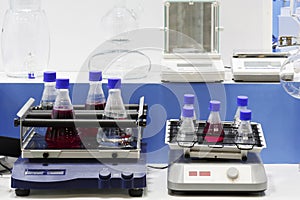 Devices for chemical synthesis in a chemical laboratory. Conducting experiments