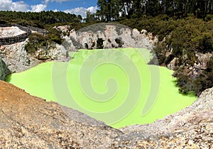 Devil`s bath at Waiotapu thermal wonderland, also Wai-O-Tapu, Rotorua, north island, New Zealand