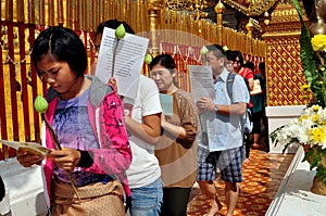 Chiang Mai,TH: Devout Worshippers at Thai Temple