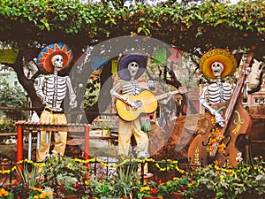 Dia De Los Muertos Musician Statues