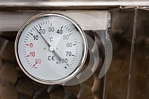 Dial thermometer