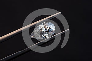 Diamond Pear Cut in Tweezers